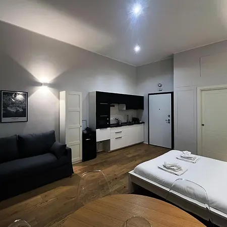 Giano Host - Pellicceria Apartman *