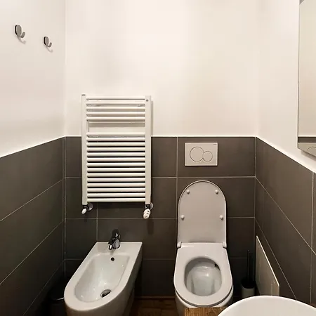 Giano Host - Pellicceria Apartman